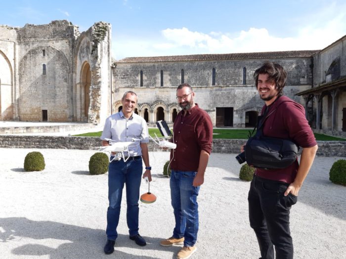recherches archéologiques de la DRAC à l'abbaye de Trizay Olivier Bigot et David Gislard, DRAC et Jean Baptiste Javel